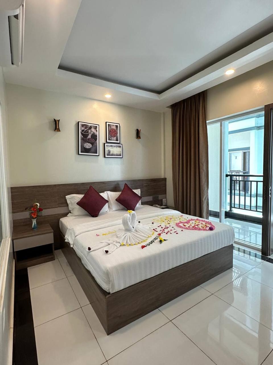 Twin Hotel Kampot Exteriör bild